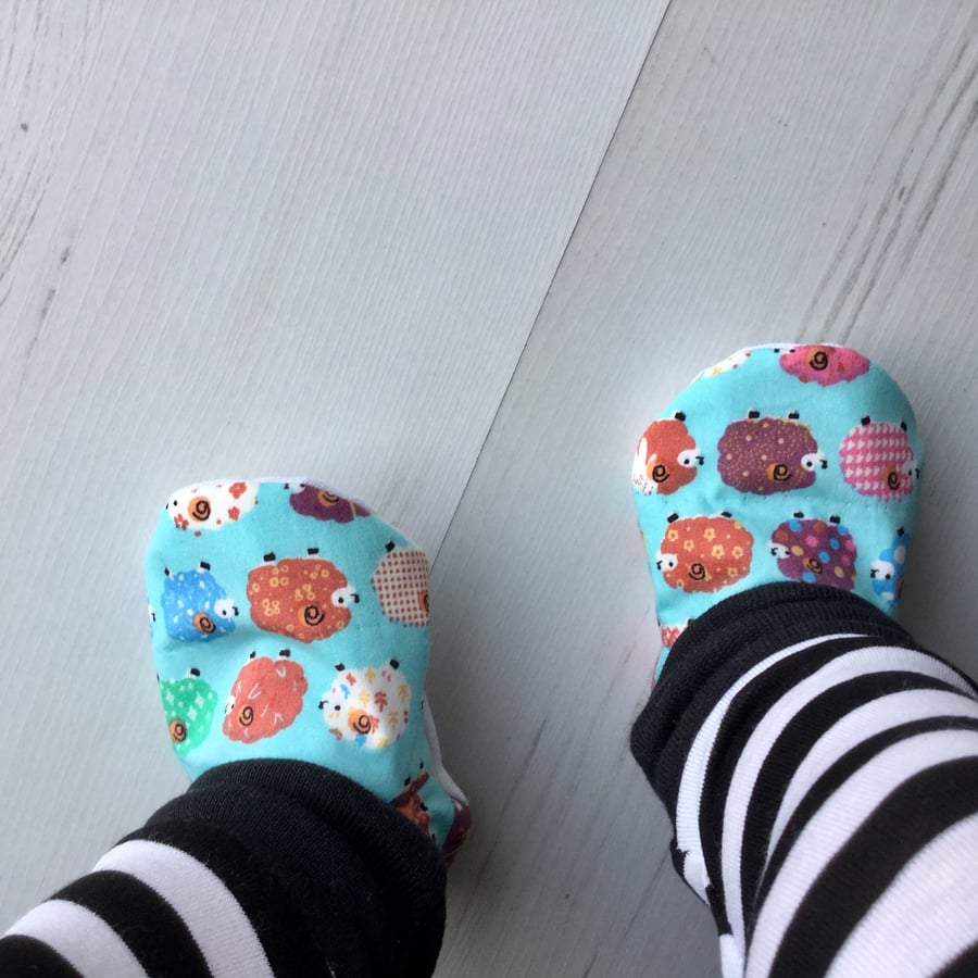 Handmade Scandinavian Sheep Kids Slippers Pram Shoes Baby GIFT IDEA Size 0-9Y