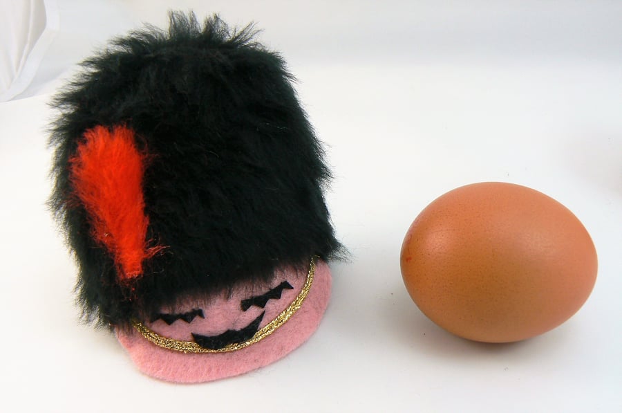 Egg cosy Soldier head with busby