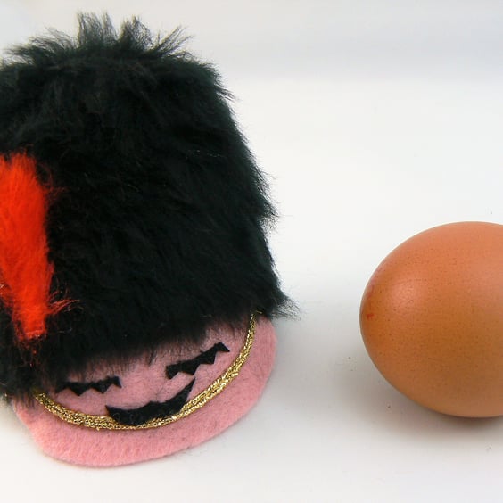 Egg cosy Soldier head with busby
