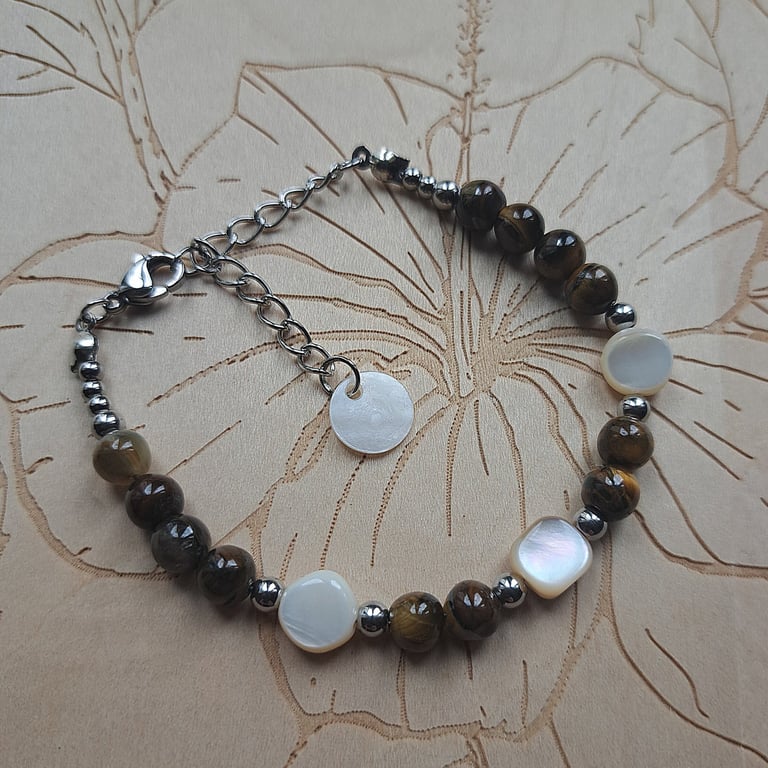 Tigers Eye and Shell bracelet 