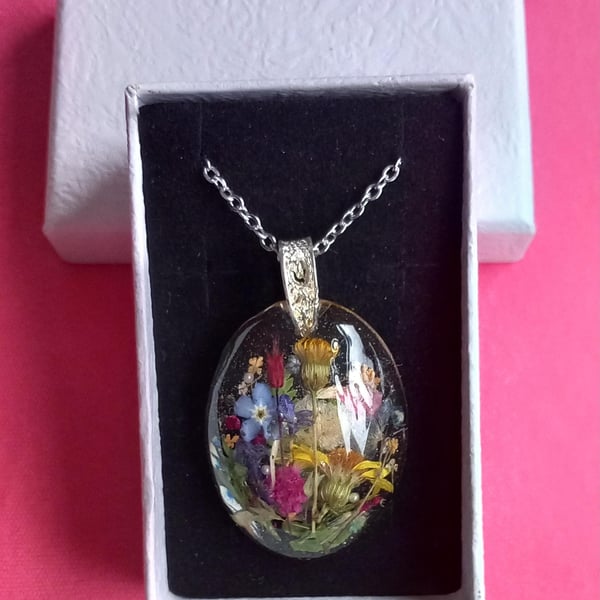 Dried flower Boxed Necklace "Summer Meadow" oval necklace,Birthday gift her