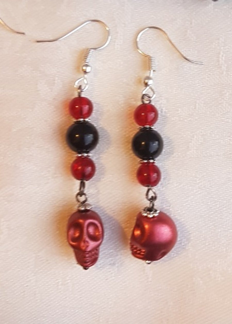 Spooky Bead and Skull dangle earrings - Blood Red 