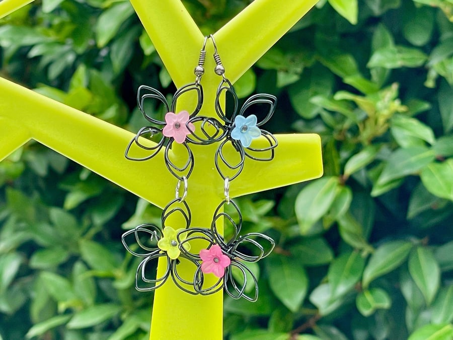 BLACK FLOWER EARRINGS wire wrapped gothic floral blossom cute quirky