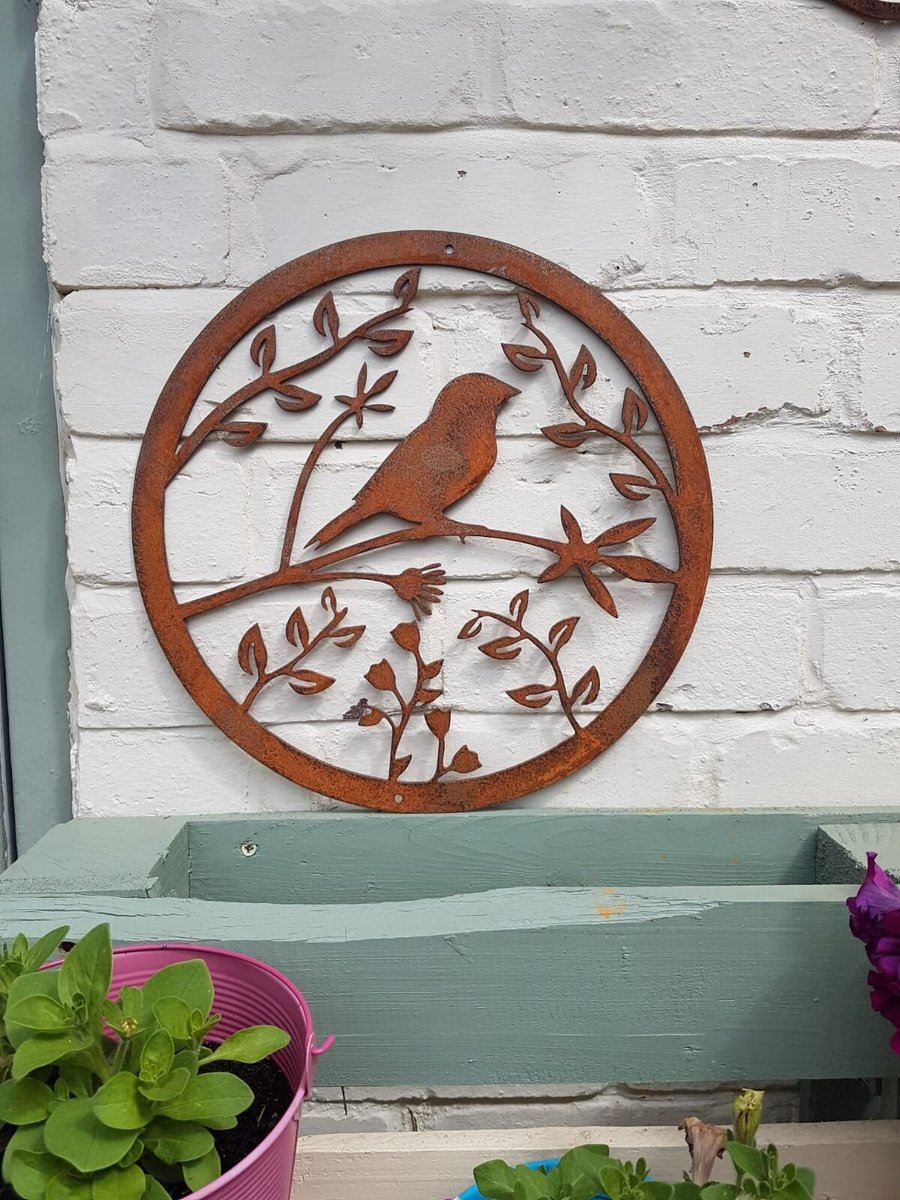 Rusted Metal Bird Circular Frame Garden Art Rusty Outdoor Sculpture Ornament