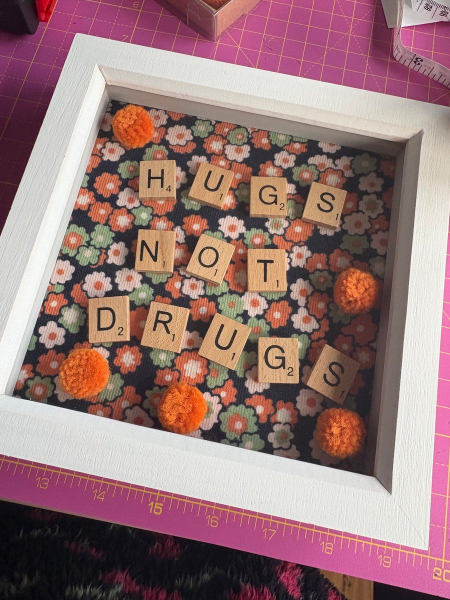 Picture frame hugs not drugs