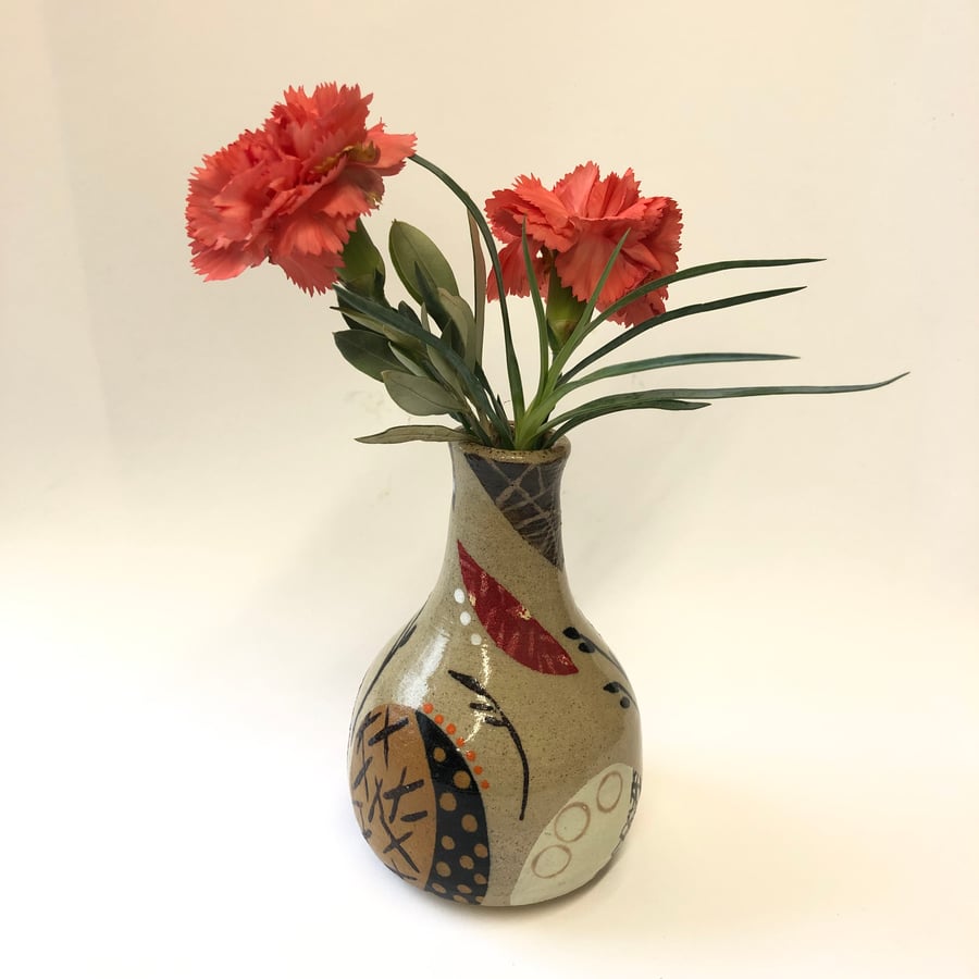 SMALL CERAMIC STONEWARE VASE IN EARTHY ETHNIC DESIGNS