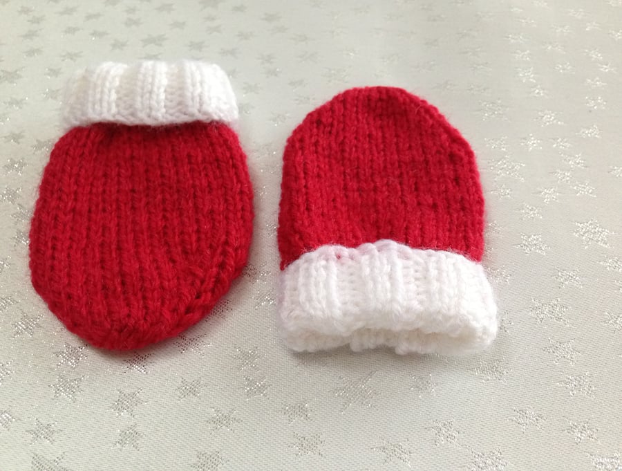 Christmas Baby Mittens 0-3 months