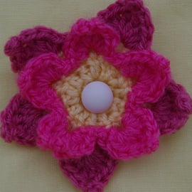 Brooch Crochet Flower Brooch in pinks