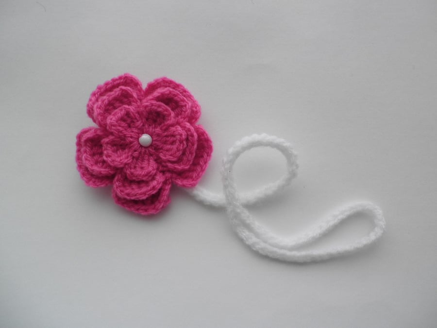 Pacifier holder with flower clip, dummy holder