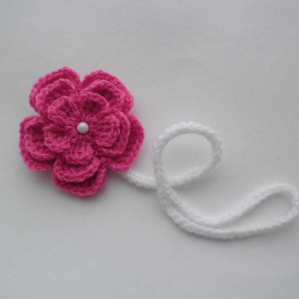 Pacifier holder with flower clip, dummy holder