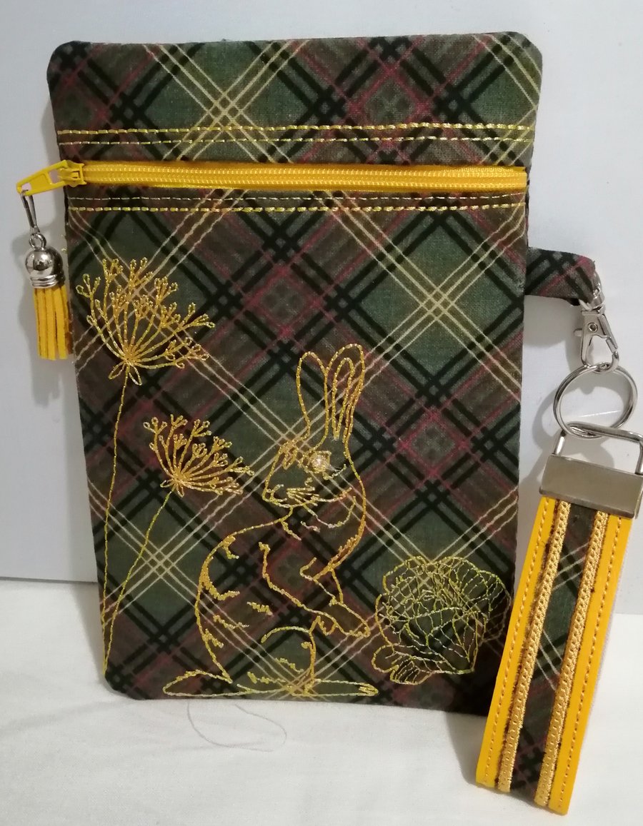 TARTAN HARE FRONT ZIP BAG