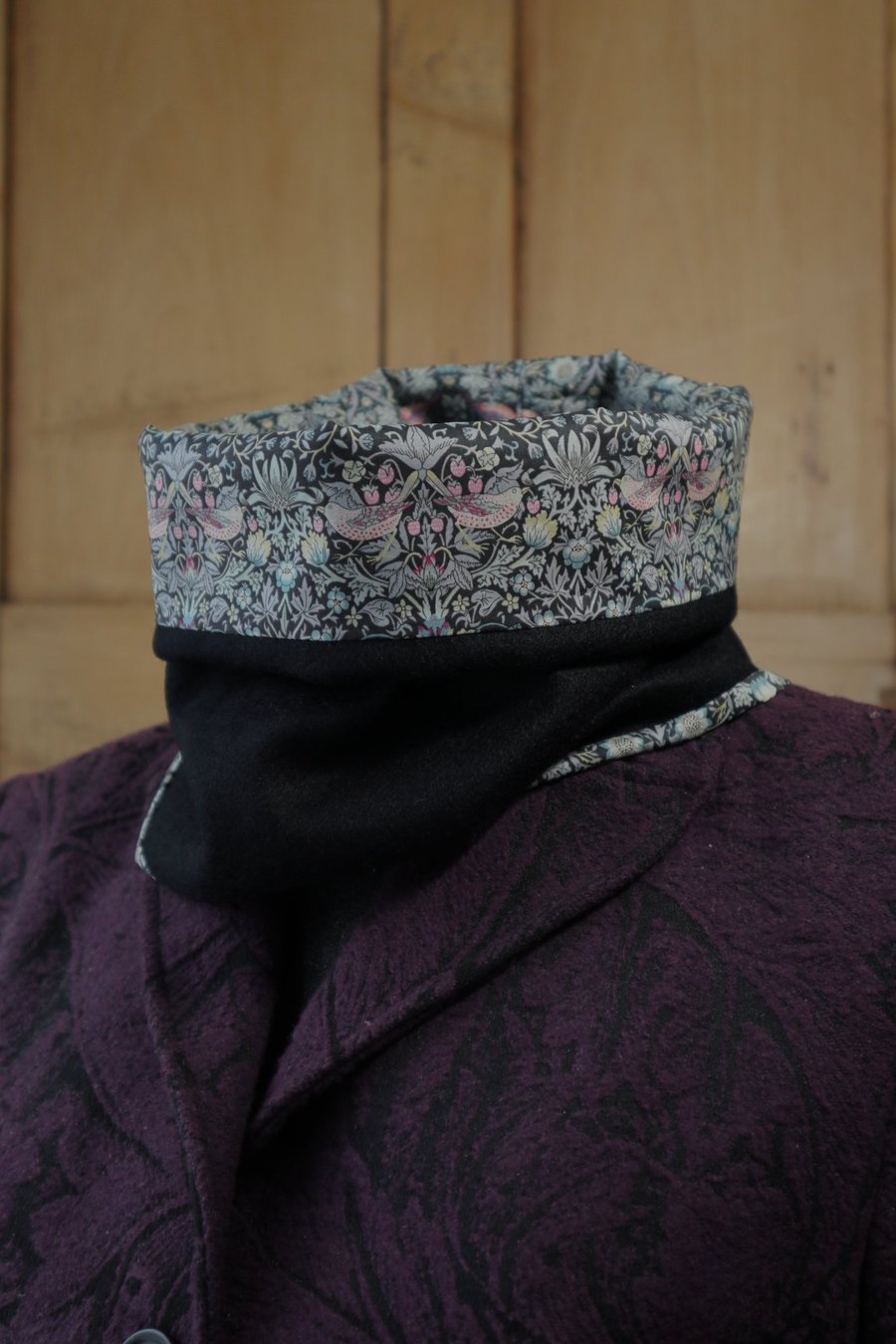 William Morris Snood Strawberry Thief Grey