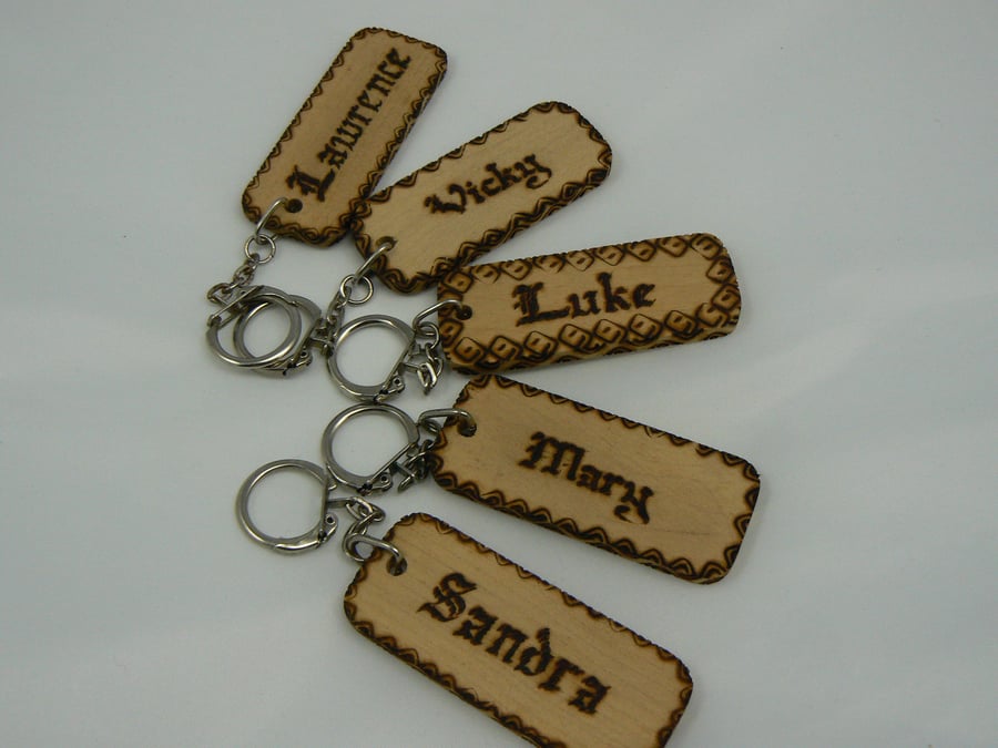 wooden keyring with name (pyrographed)