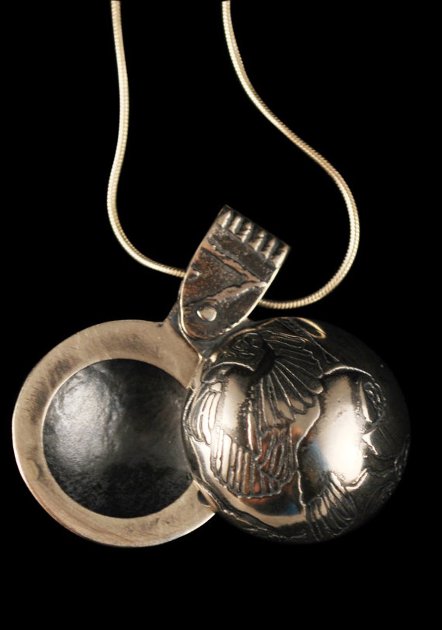 Silver owl swivel locket