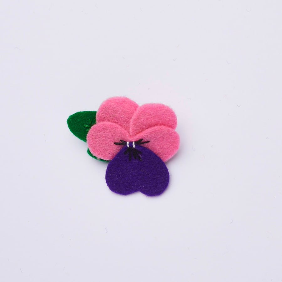 Pink and purple pansy brooch