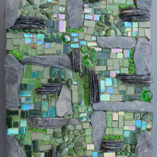 UNIQUE GARDEN SLATE AND GLASS MOSAIC PLAQUE