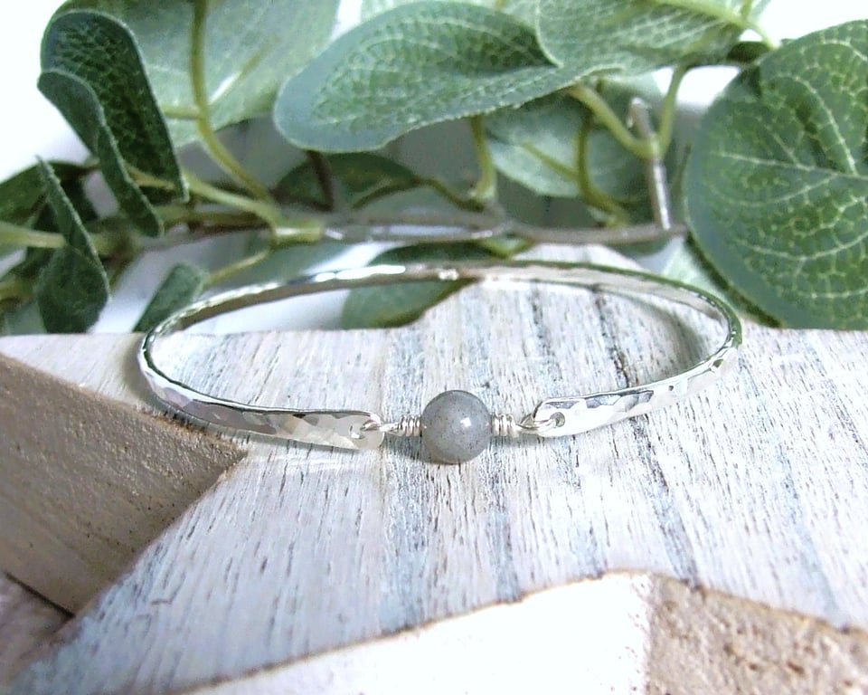Sterling Silver Bangle with Labradorite Gemstone. Size Medium 20cms
