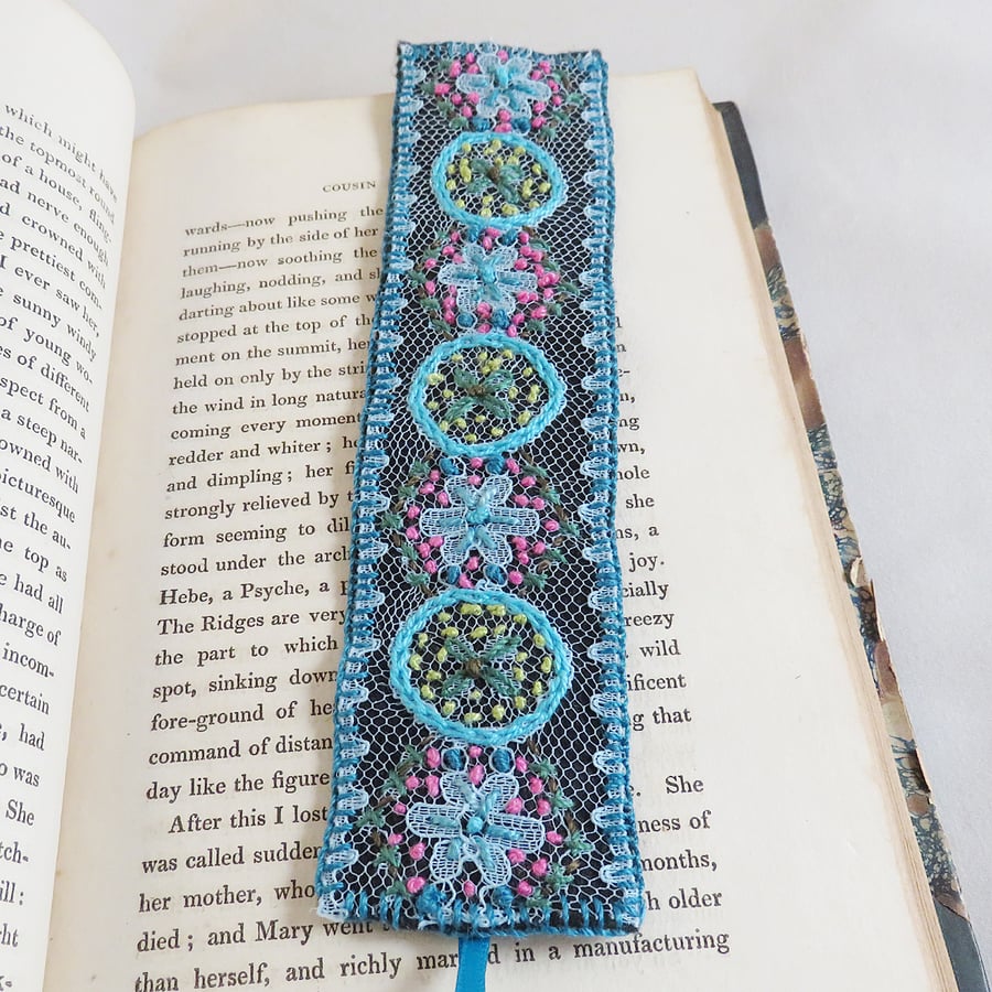 Bookmark - Embroidered Lace, blue