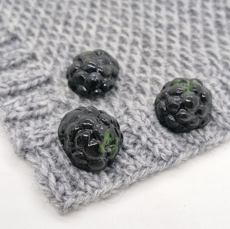 Blackblackberry buttons, a set of 5 handmade bl... - Folksy