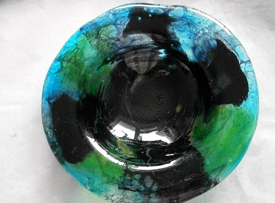Fused glass decorative bowl