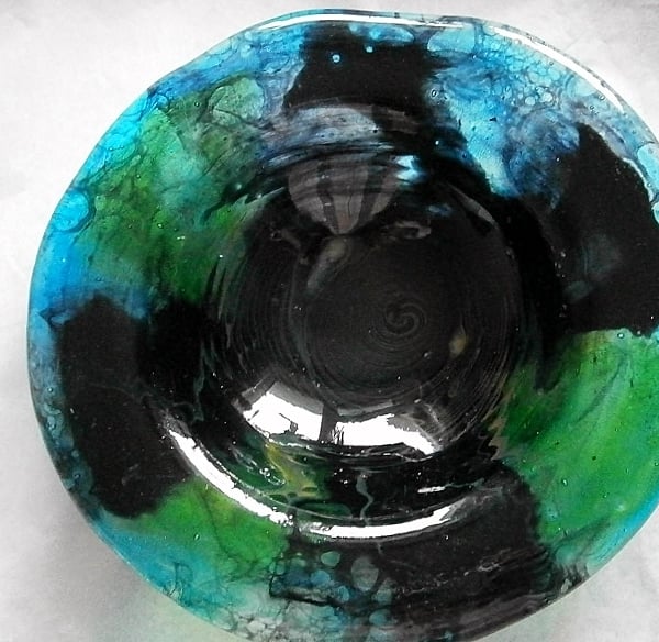 Fused glass decorative bowl