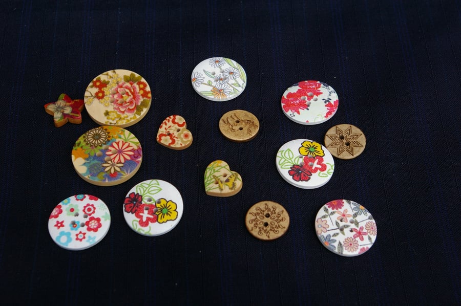 Buttons mixed bag of fourteen wood and coconut shell Buttons