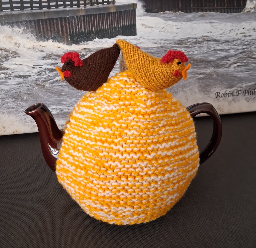 Tea Cosy With Chickens On Top 3 - 4 Cup (R298)