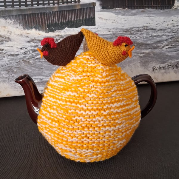 Tea Cosy With Chickens On Top 3 - 4 Cup (R298)
