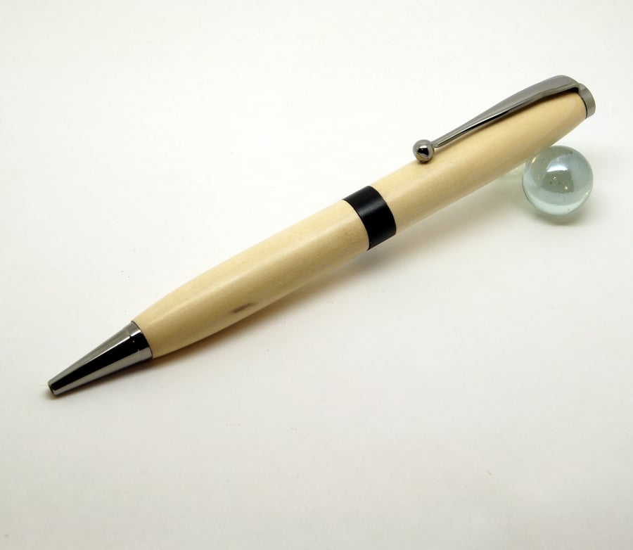 Centre twist ballpoint pen in Holly with blackwood centre ring