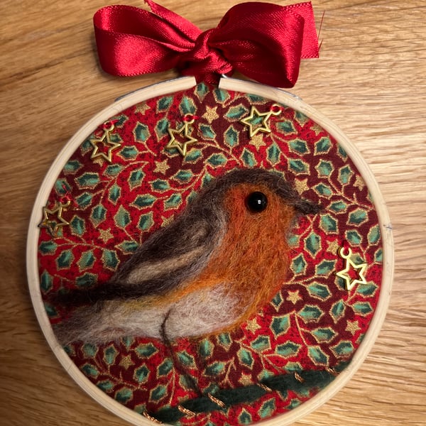 Robin with stars hoop decoration 