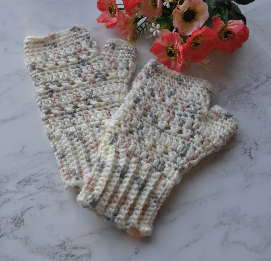 Hand Crochet Fingerless Gloves Mittens Mitts Oatmeal Fleck Ladies Free Post