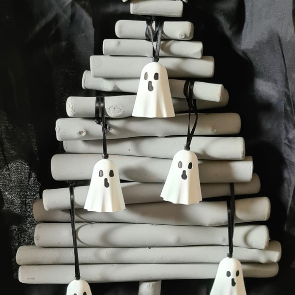 Spooky Season 3D Ghosts 5No Hanging Decorations  - Plain