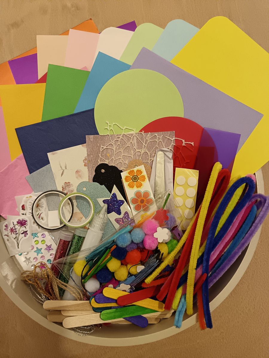 Large assorted arts and crafts kit 