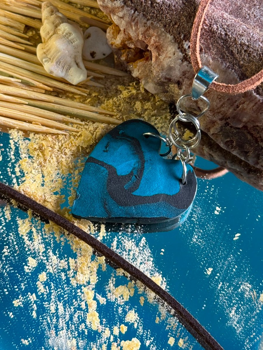 Dark Heart marble effect pendant 