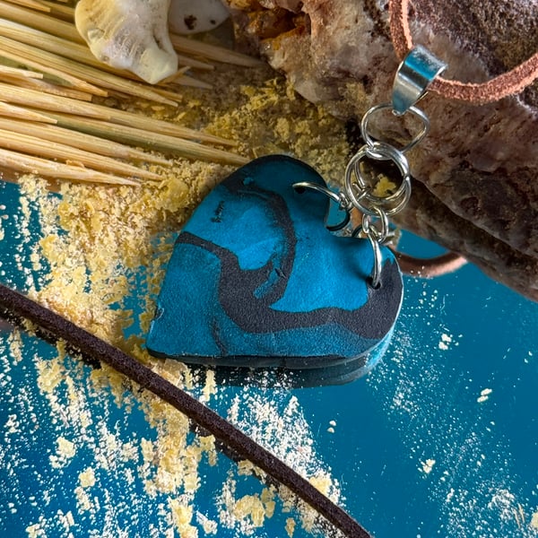 Dark Heart marble effect pendant 