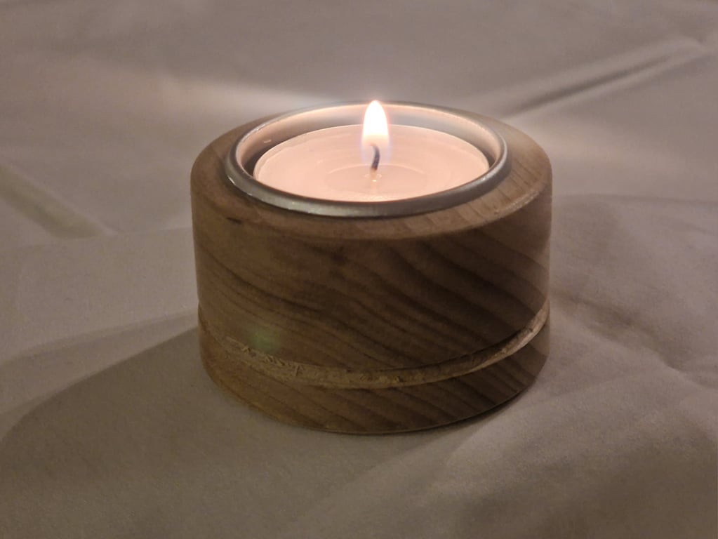 Tulipwood tea light holder