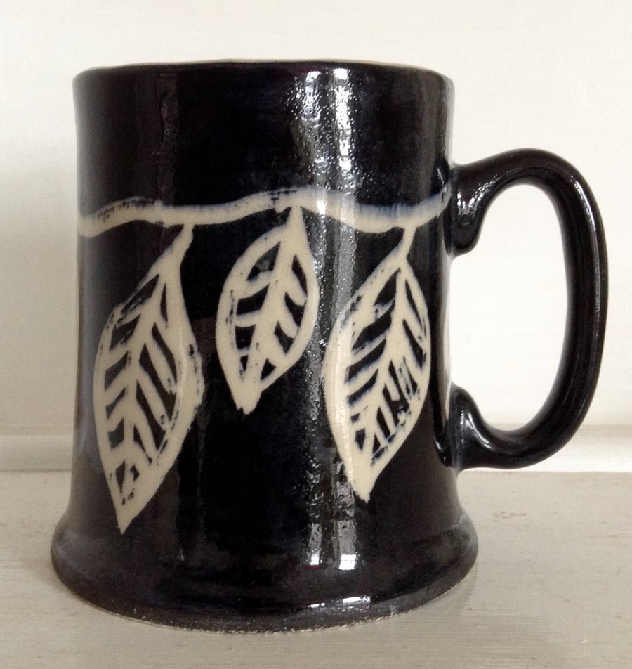 Mug in pottery stoneware