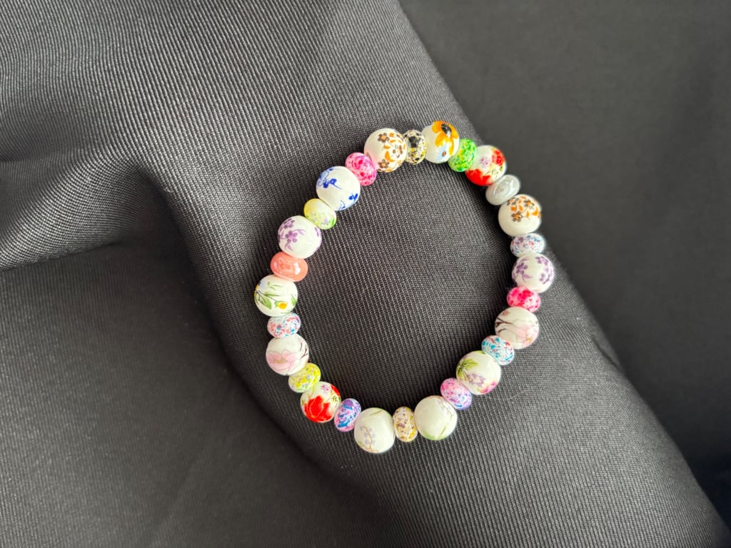 Beautifully detailed handmade bracelet. 19cm. 