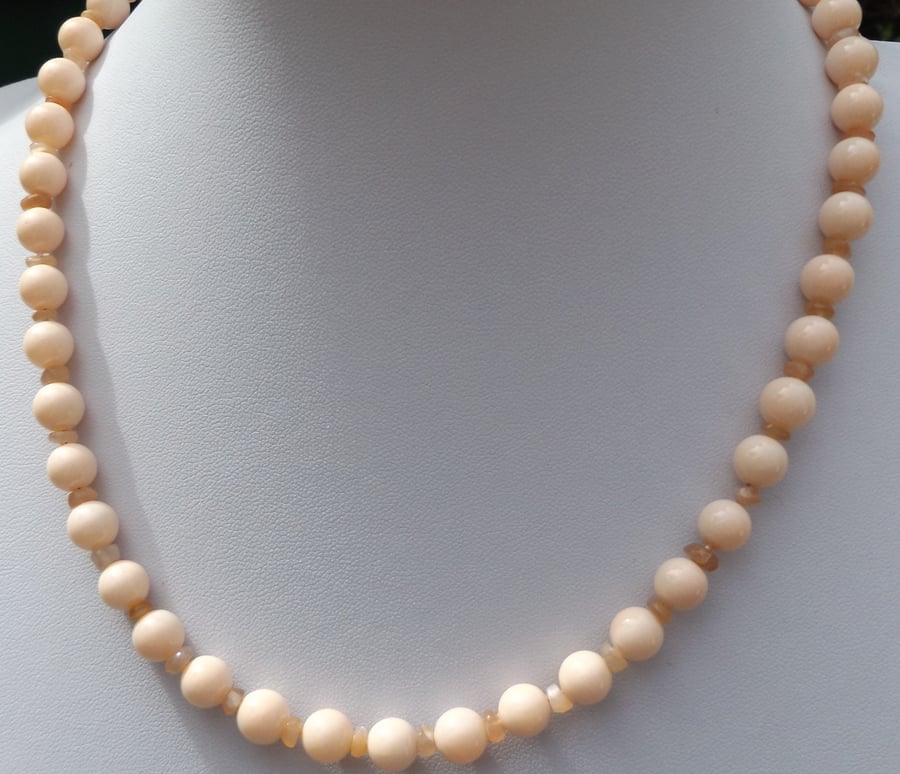Peach shell pearl 18" necklace with peach moonstone