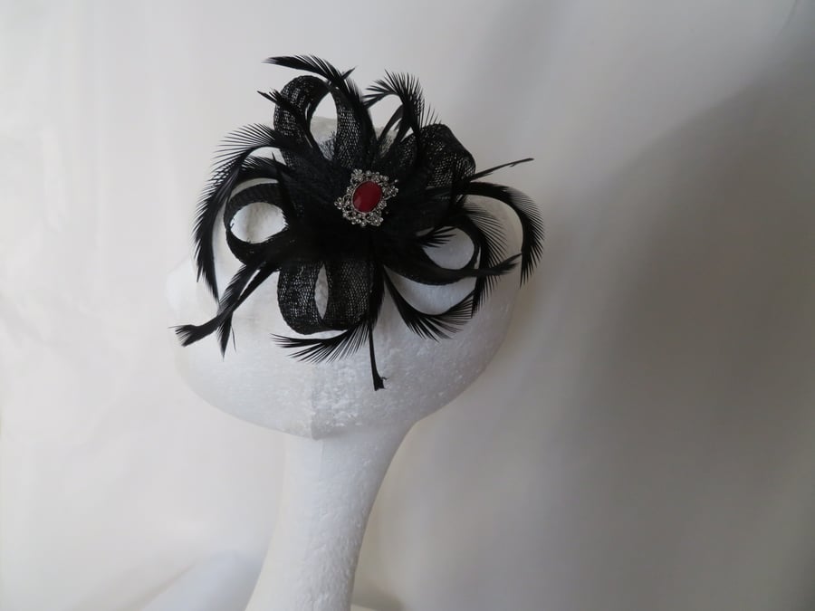 Black Feather Blood Red Crystal Small Sinamay Loop Clip In Fascinator