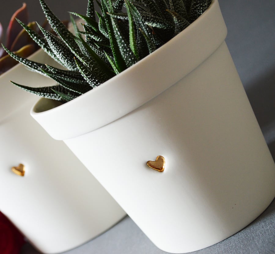 (Small Size) Ceramic Planter Pot WITH drainage holes embossed with Gold Heart.