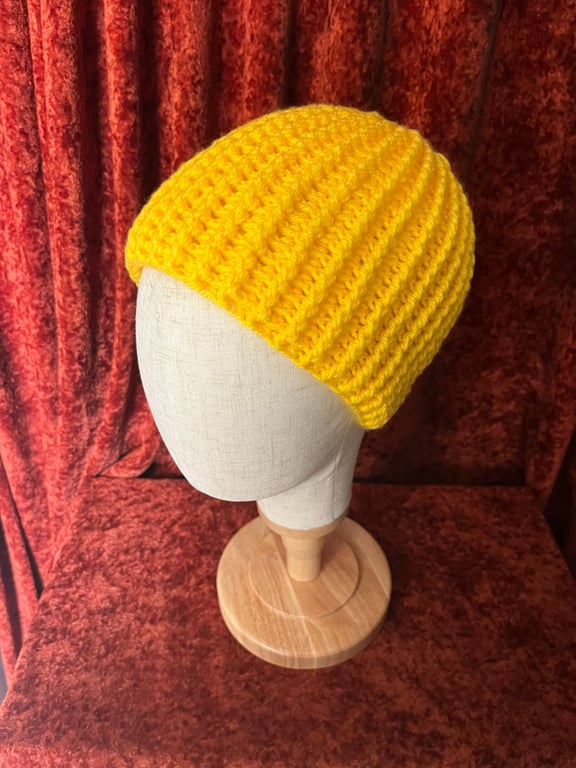Bright Yellow Rib-Patterned Cosy Crocheted Beanie Hat 