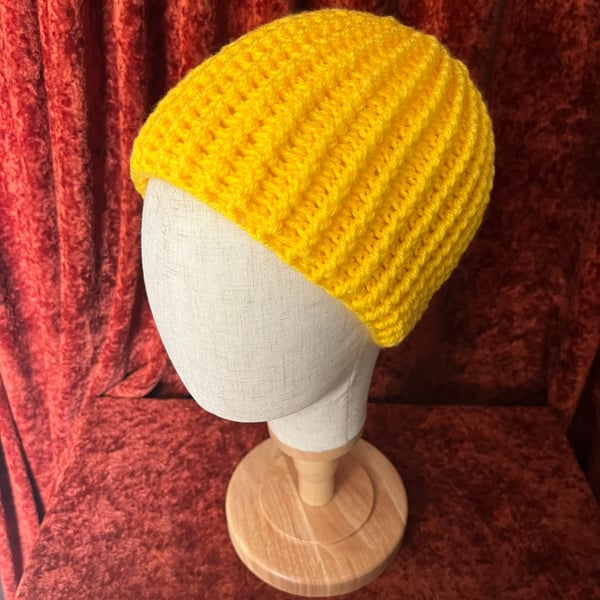 Bright Yellow Rib-Patterned Cosy Crocheted Beanie Hat 