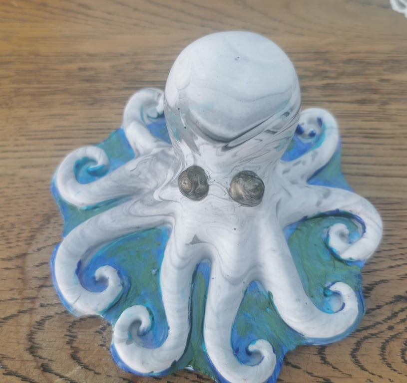Jesmonite, Octopus ornament, Paperweight
