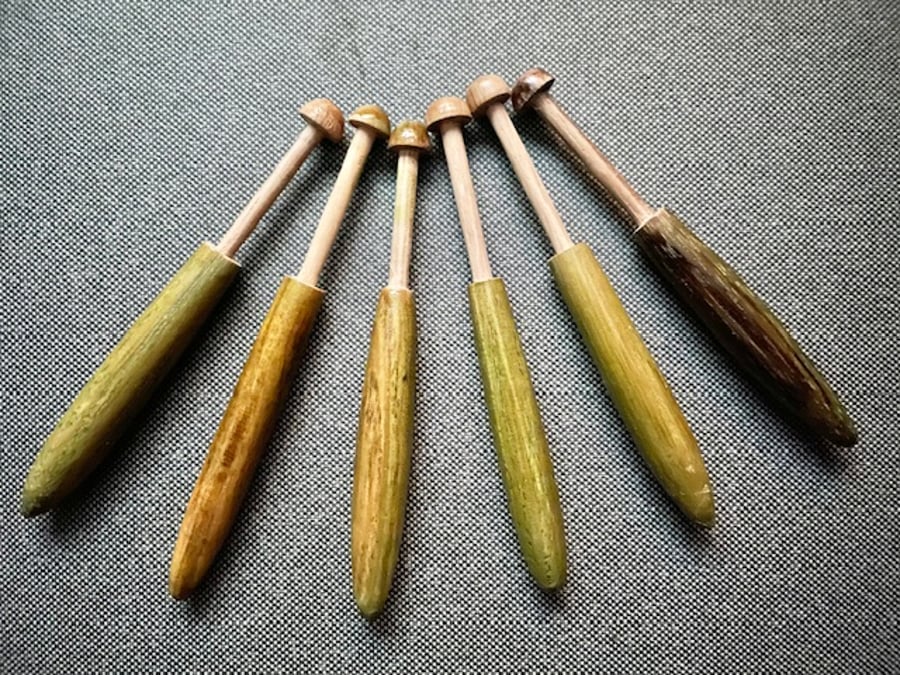 Lace bobbins in Honition  style