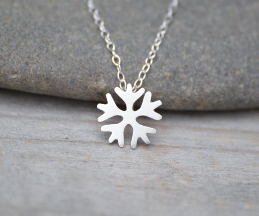 snowflake necklace in sterling silver