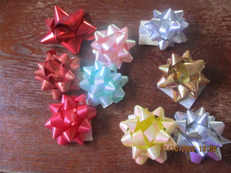 8 Assorted Colours Bows