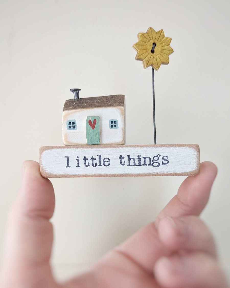 Little Wooden Painted House and Stamped Base in a Bag