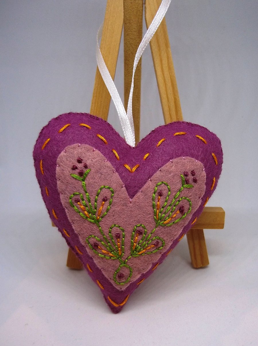 Felt folk art embroidered love heart shades of pink