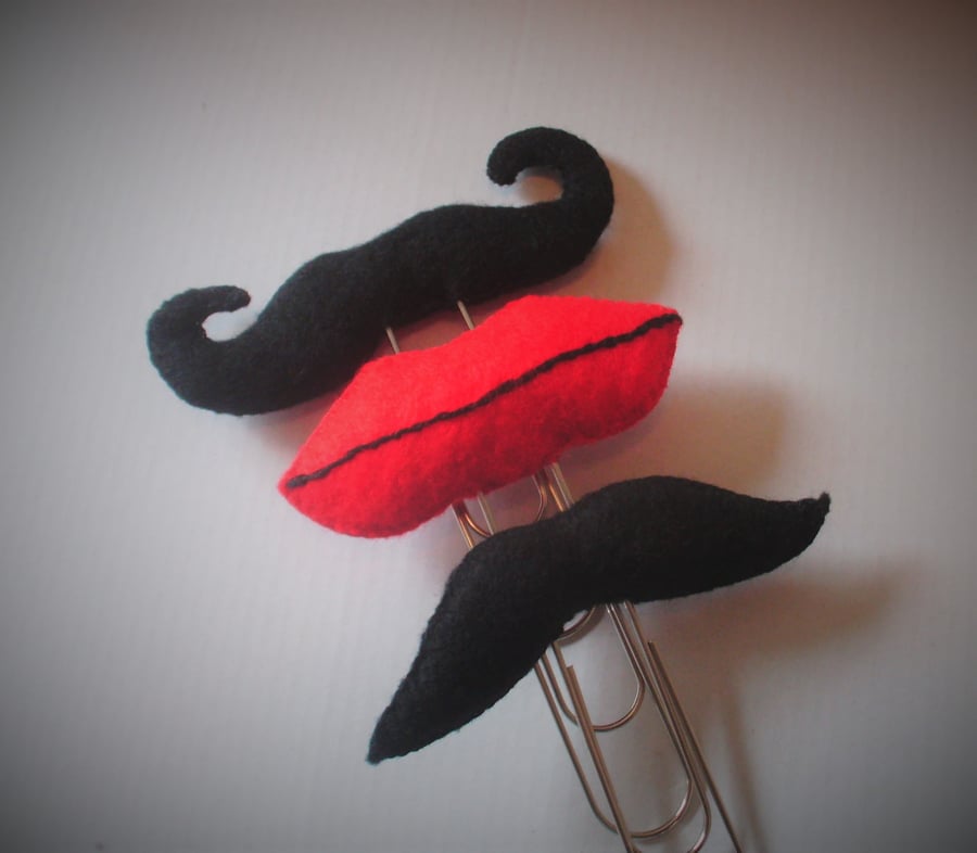 PAPERCLIP BOOKMARKS,LIPS OR MOUSTACHES,PLANNER ACCESSORIES ,ONE BOOKMARK